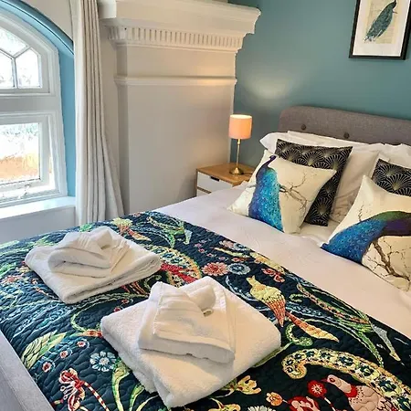 Victorian Retreat Apartment *