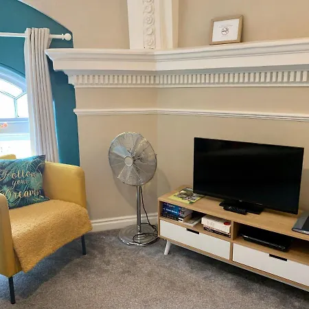 Victorian Retreat Apartment *